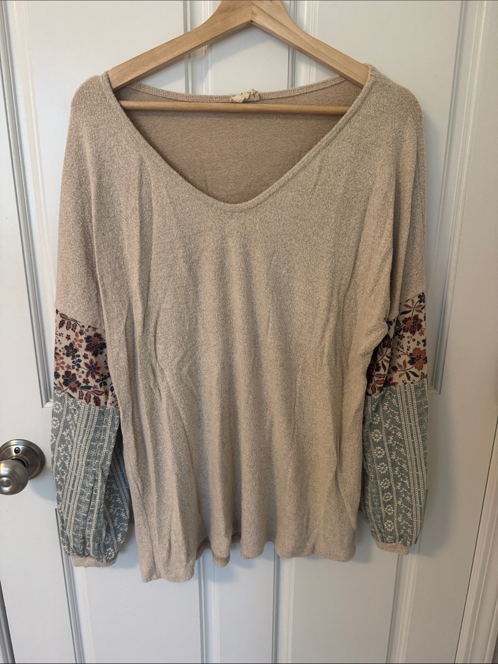 Lovely Melody Beige V-Neck Top with Patterned Balloon Sleeves